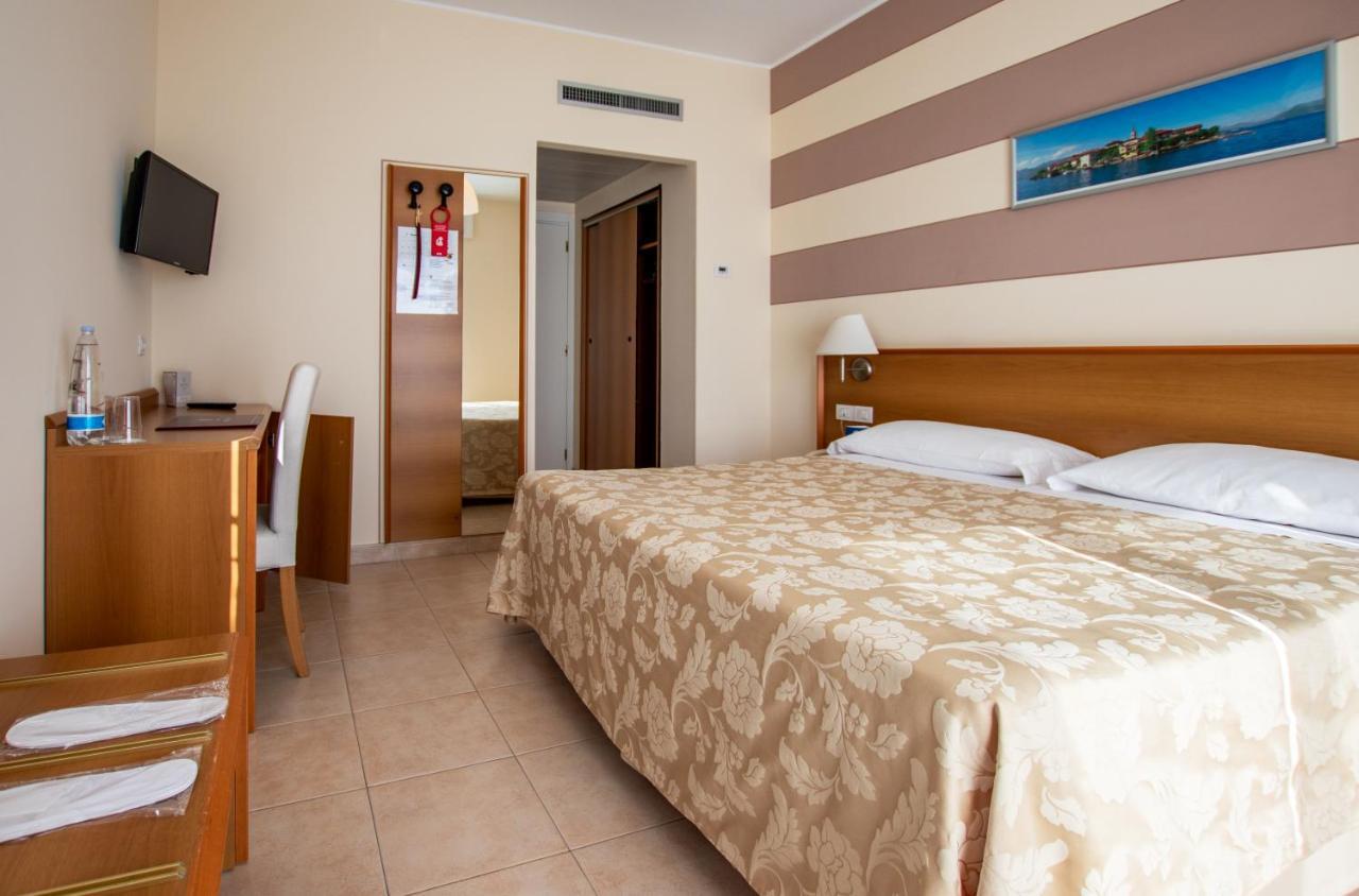 Hotel Alpi Бавено Екстериор снимка