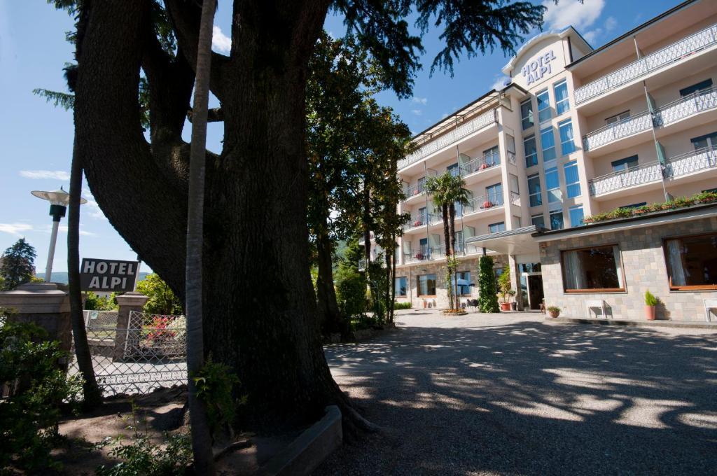 Hotel Alpi Бавено Екстериор снимка