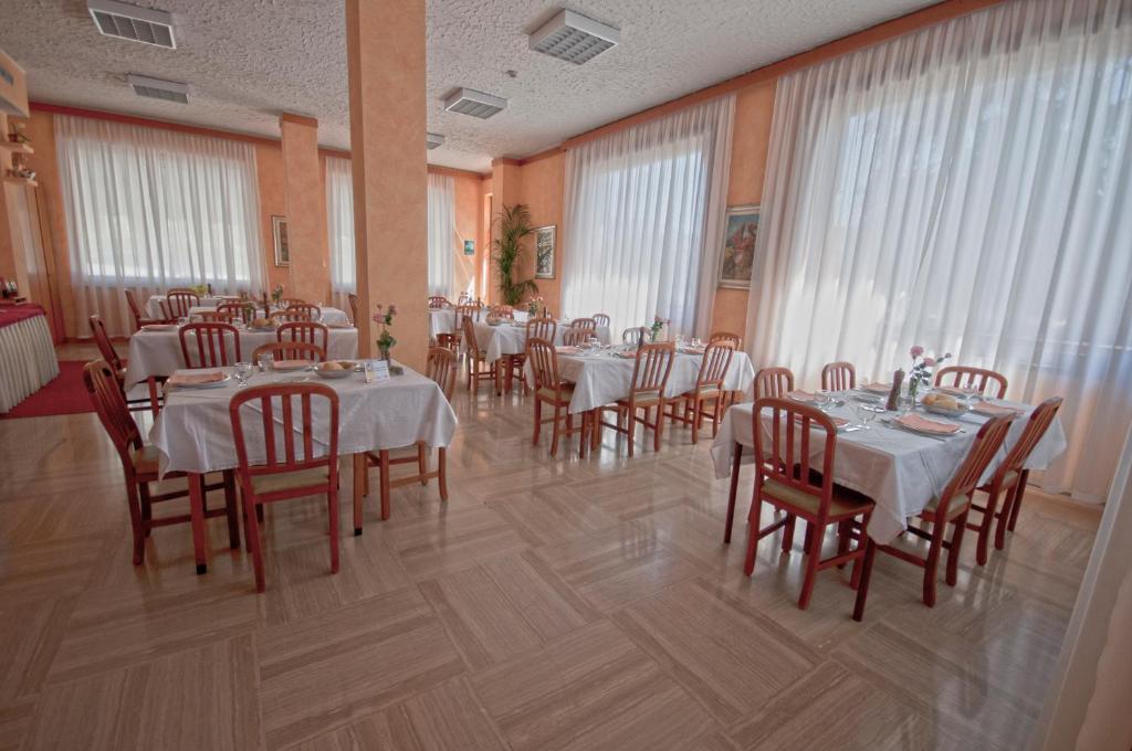 Hotel Alpi Бавено Екстериор снимка